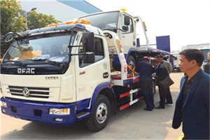 稻城汽车道路救援拖车价格